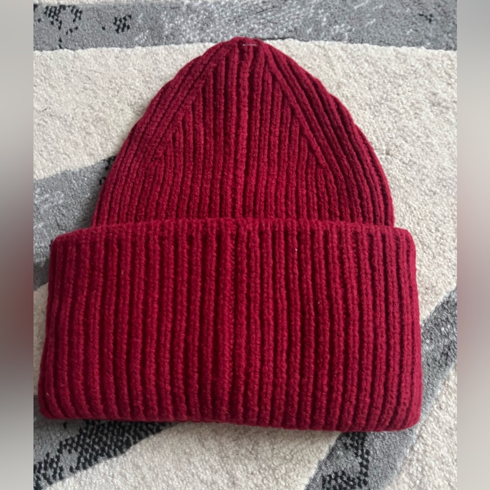 NWT!! Gap Ribbed Knit Beanie in Deep Red